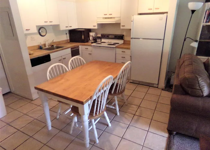Snowflake 1 Bed Den 2 Bath Sfaf